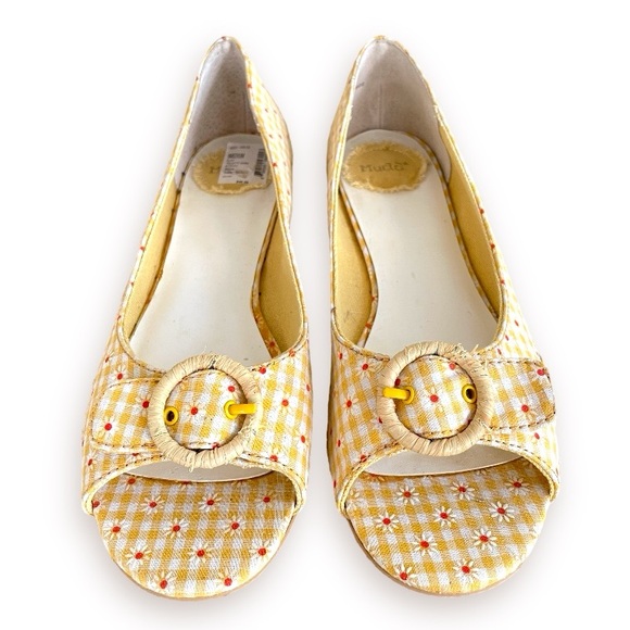 MUDD Pinup Retro Yellow Daisy Ginham Wicker Buckle Peep Toe Flats 🌼 - Picture 4 of 14
